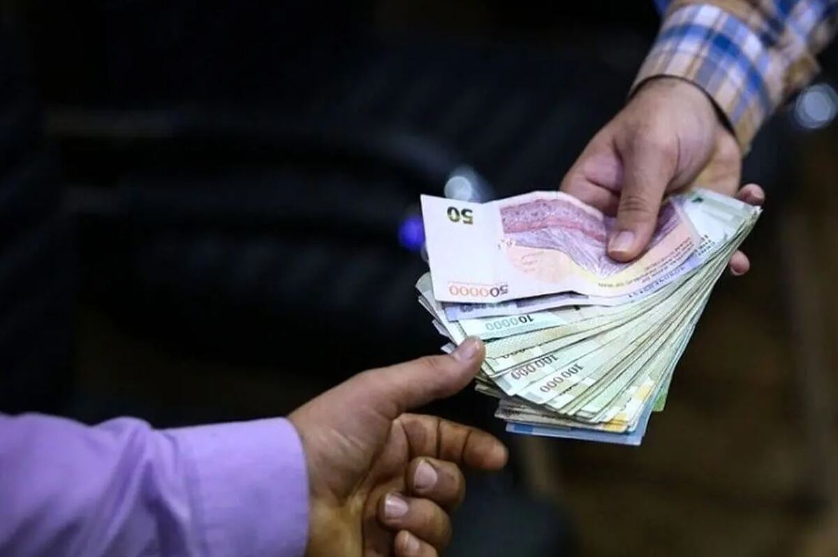 دستمزد کارگران در سال 1404، ۴۵ درصد افزایش یافت.